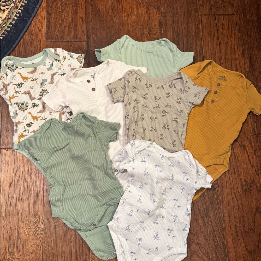 Short Sleeve 12m Onesies